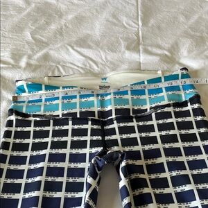 NWOT ONE OF A KIND PANTONE Blues squares Patterned Leggings